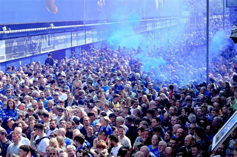 grand old team everton|everton fans today.